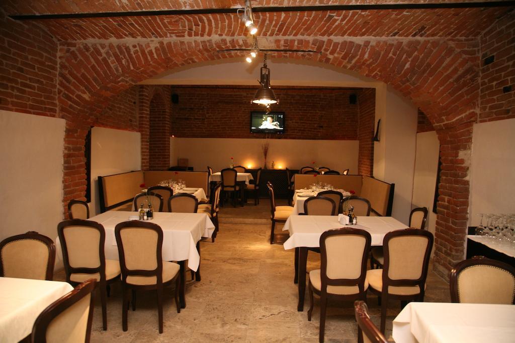Pensiunea Antique Târgu Jiu Extérieur photo