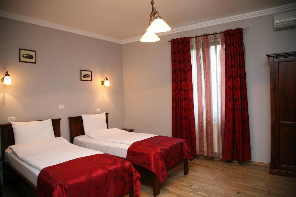 Pensiunea Antique Târgu Jiu Chambre photo